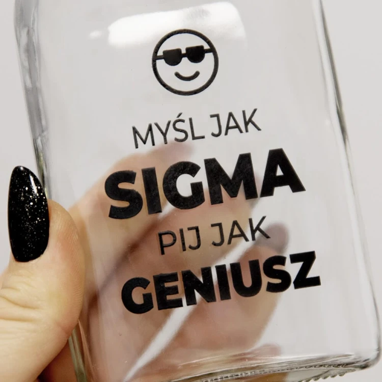 Oryginalna szklana piersiówka 200ml z nadrukiem mysl jak sigma pij jak geniusz Bimberek