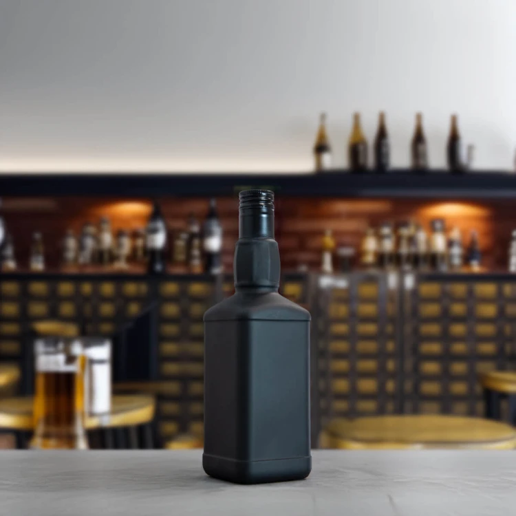 czarna butelka na whisky daniels bimberek hurt