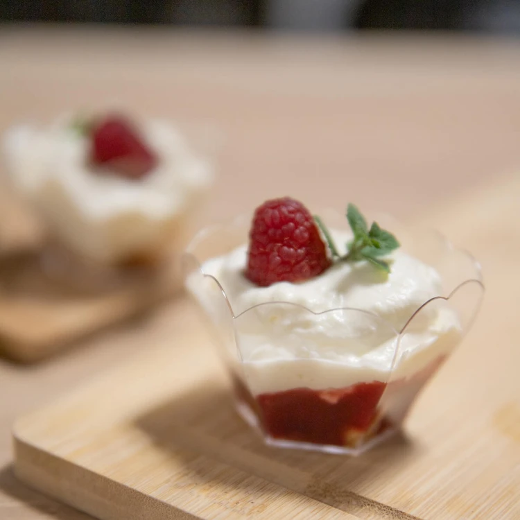 plastikowy Pojemnik na deserek queen bimberek