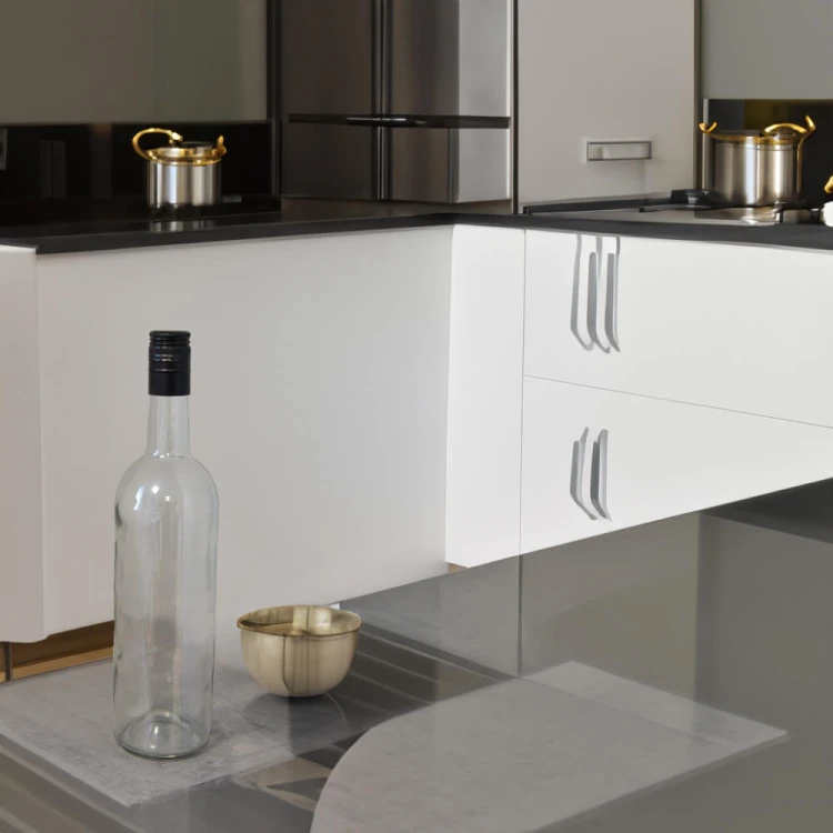 Bezbarwne wino na zakretke 650ml bimberek sklep